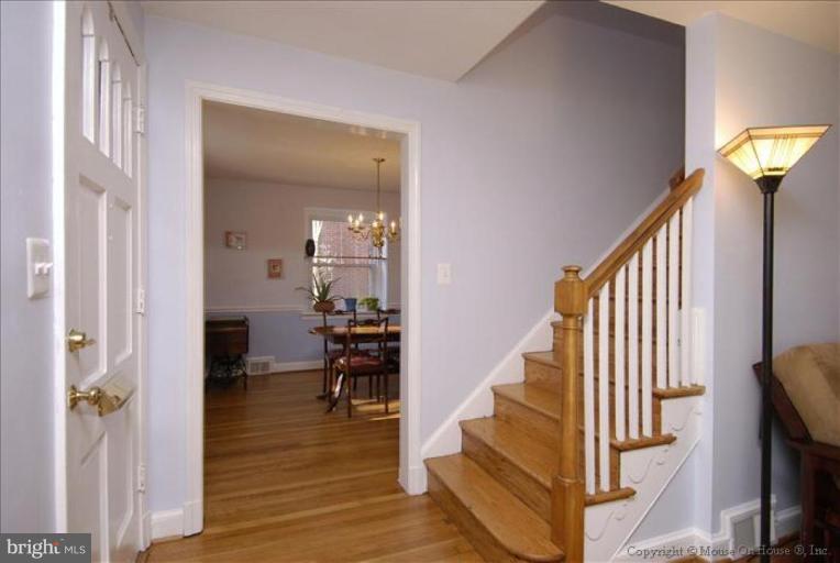 305 Penwood Road Silver Spring, MD 20901 - Photo 23 of 30 Entrance / Foyer