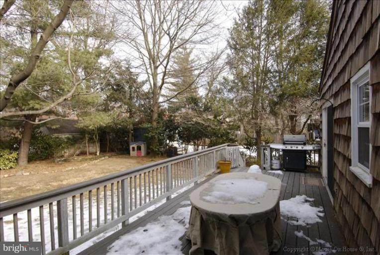 305 Penwood Road Silver Spring, MD 20901 - Photo 7 of 30 Deck