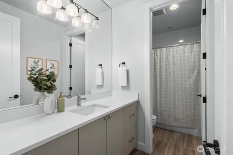 $1,750,000 | 19557 15th Avenue Northwest, Shoreline, WA 98177