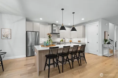 $1,750,000 | 19557 15th Avenue Northwest, Shoreline, WA 98177