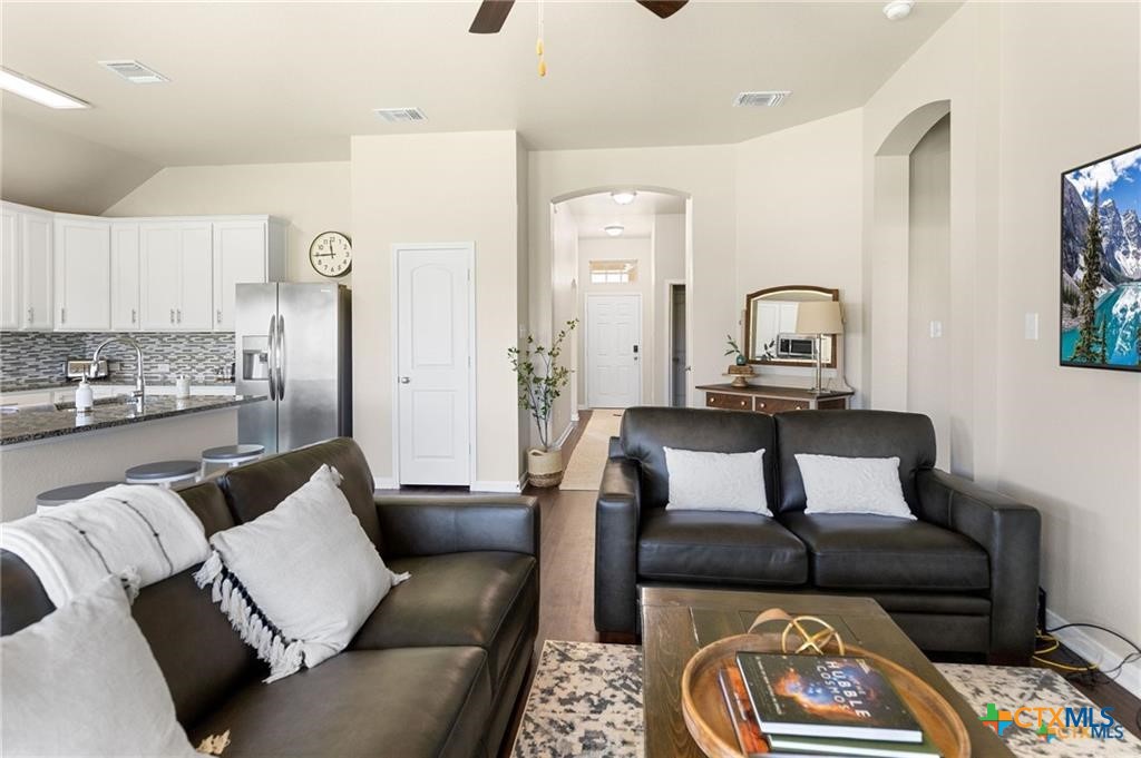 3002 Clevelander Drive Temple, TX 76504 - Photo 5 of 33 Living Room