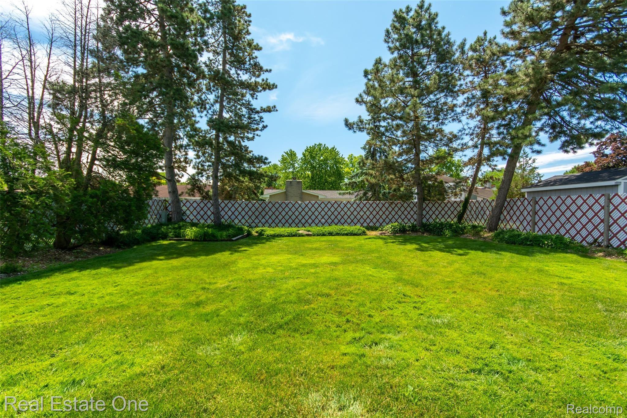 19279 Coachwood Road Riverview, MI 48193 - Photo 53 of 60 DSC_8561.jpg
