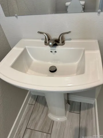 $1,500 | 8303 V. Pisa, Unit 102, San Antonio, TX 78227