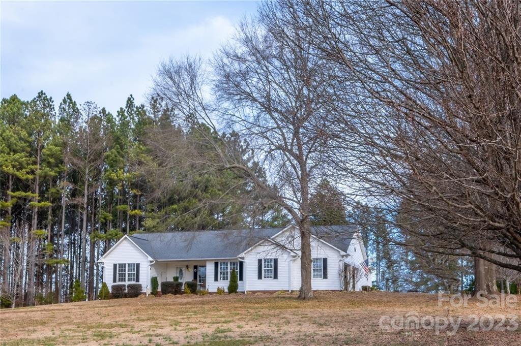 2746 McCraw Road Mooresboro, NC 28114 - Photo 2 of 29 Gallery Image 2