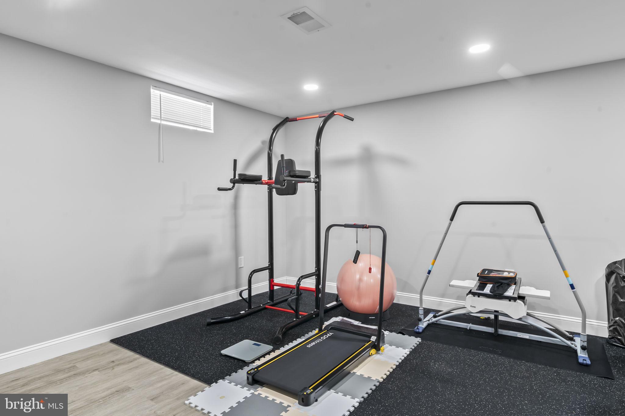 122 Church Road Jenkintown, PA 19046 - Photo 35 of 38 a room with gym equipment