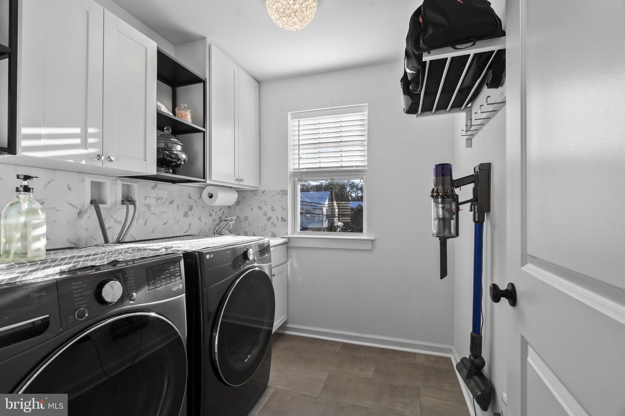 122 Church Road Jenkintown, PA 19046 - Photo 36 of 38 a utility room with dryer and washer