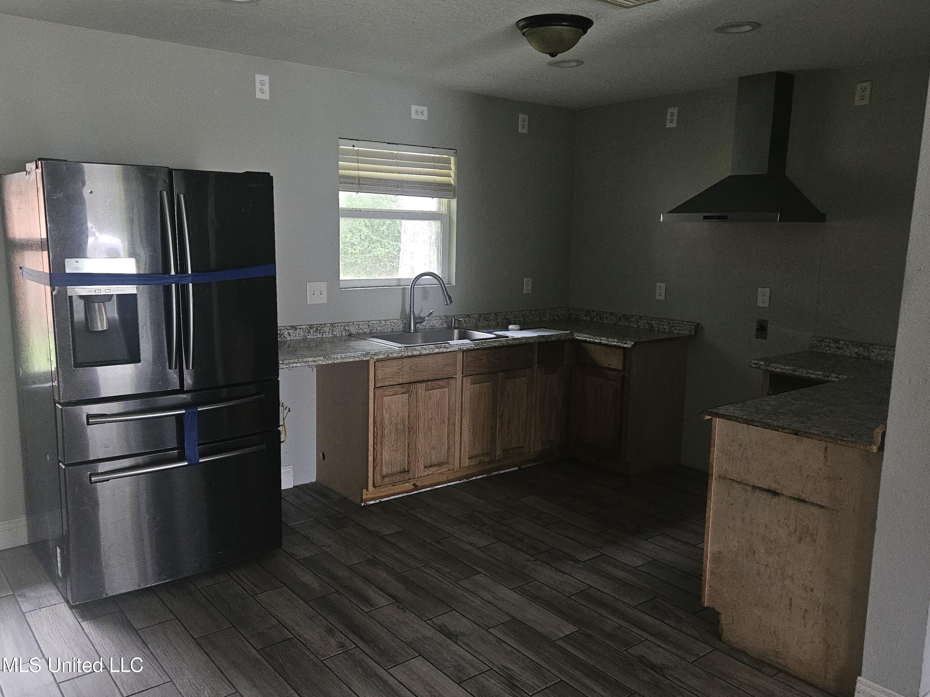 5217 Wildwood Road Moss Point, MS 39562 - Photo 3 of 16 20240604_115419