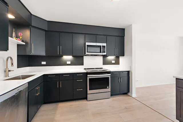 $199,900 | 2301 183rd Street, Unit 401, Homewood, IL 60430