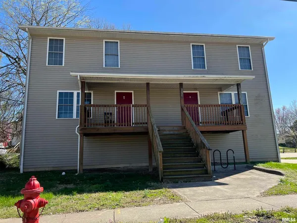 $599,000 | 305 East Mill Street, Carbondale, IL 62901