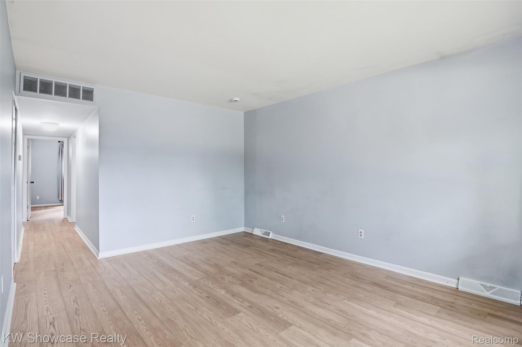 801 Farnsworth Road White Lake, MI 48386 - Photo 7 of 30 07-DSC02234.jpg