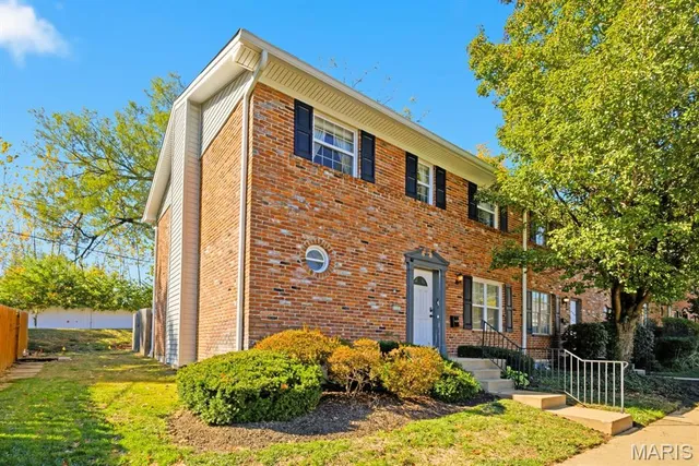 $210,000 | 1121 Matador Drive, Chesterfield, MO 63141