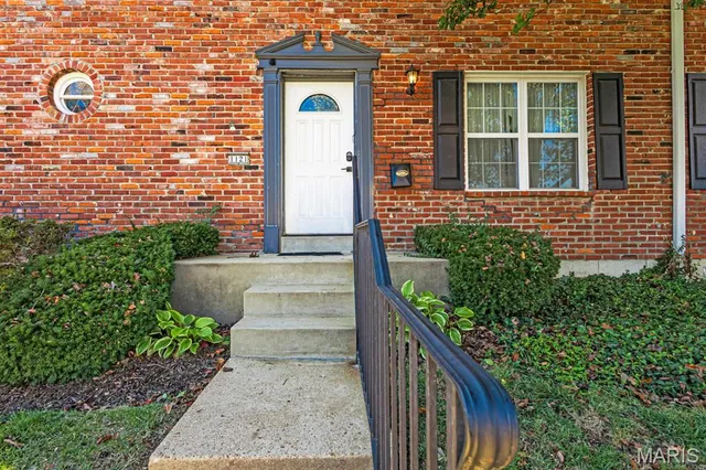 $210,000 | 1121 Matador Drive, Chesterfield, MO 63141