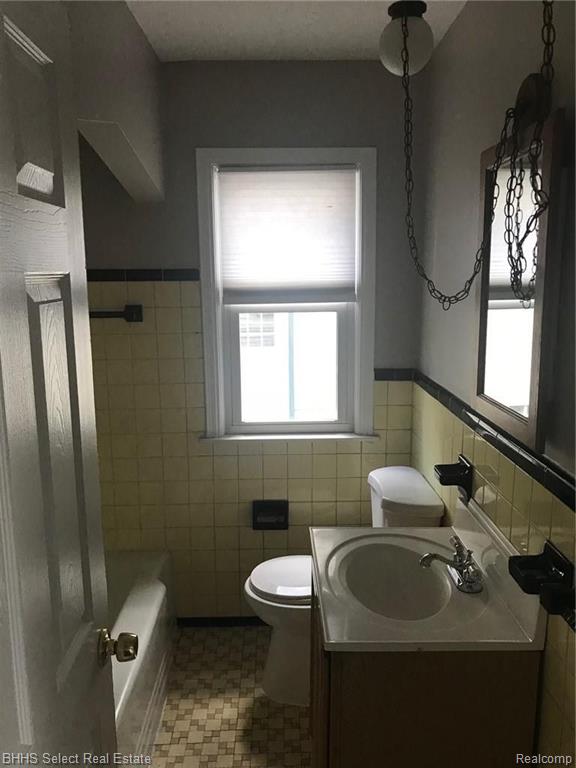 2756 Bennett Street Dearborn, MI 48124 - Photo 8 of 15