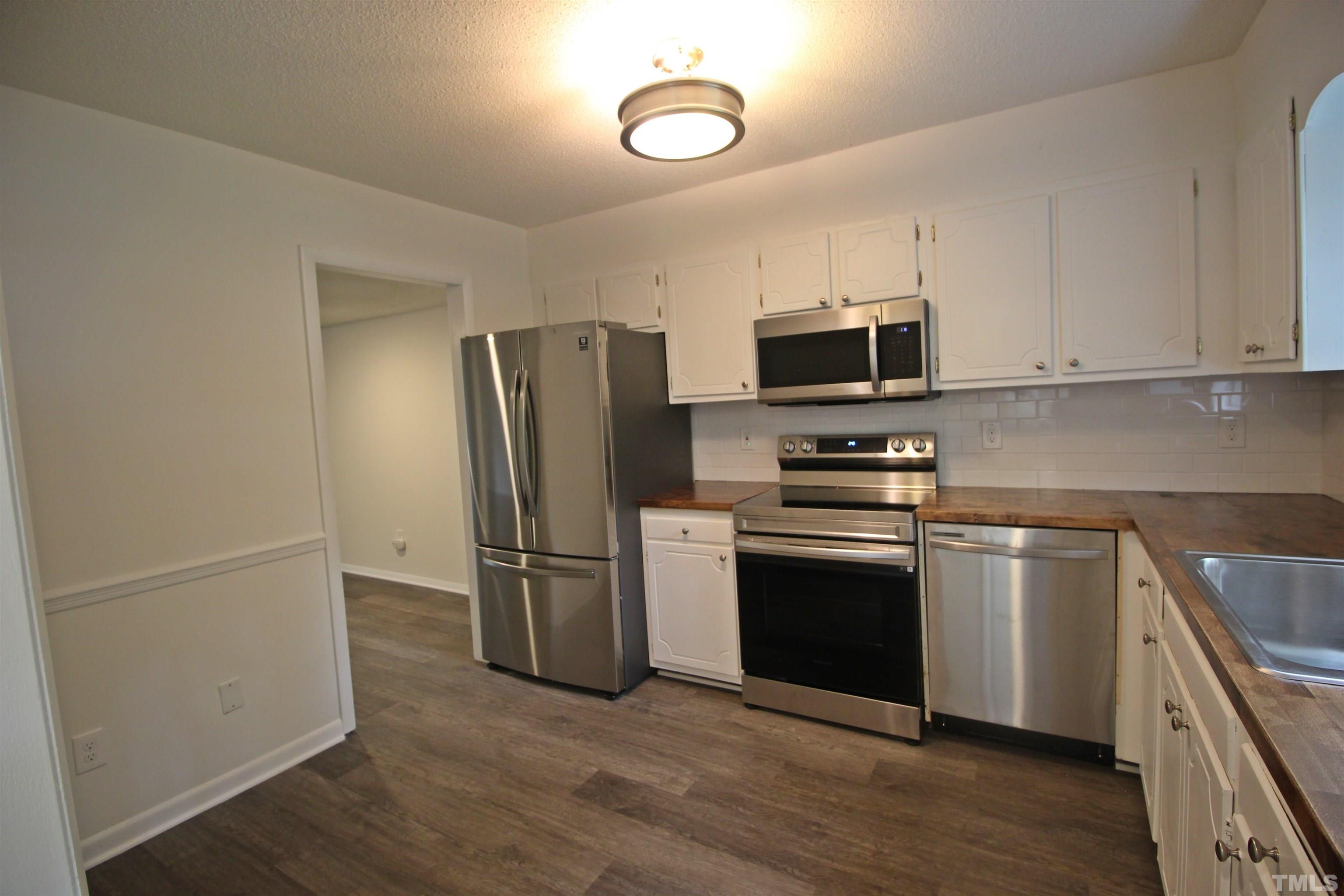 1204 Falls Church Road, Unit B Raleigh, NC 27609 - Photo 3 of 23