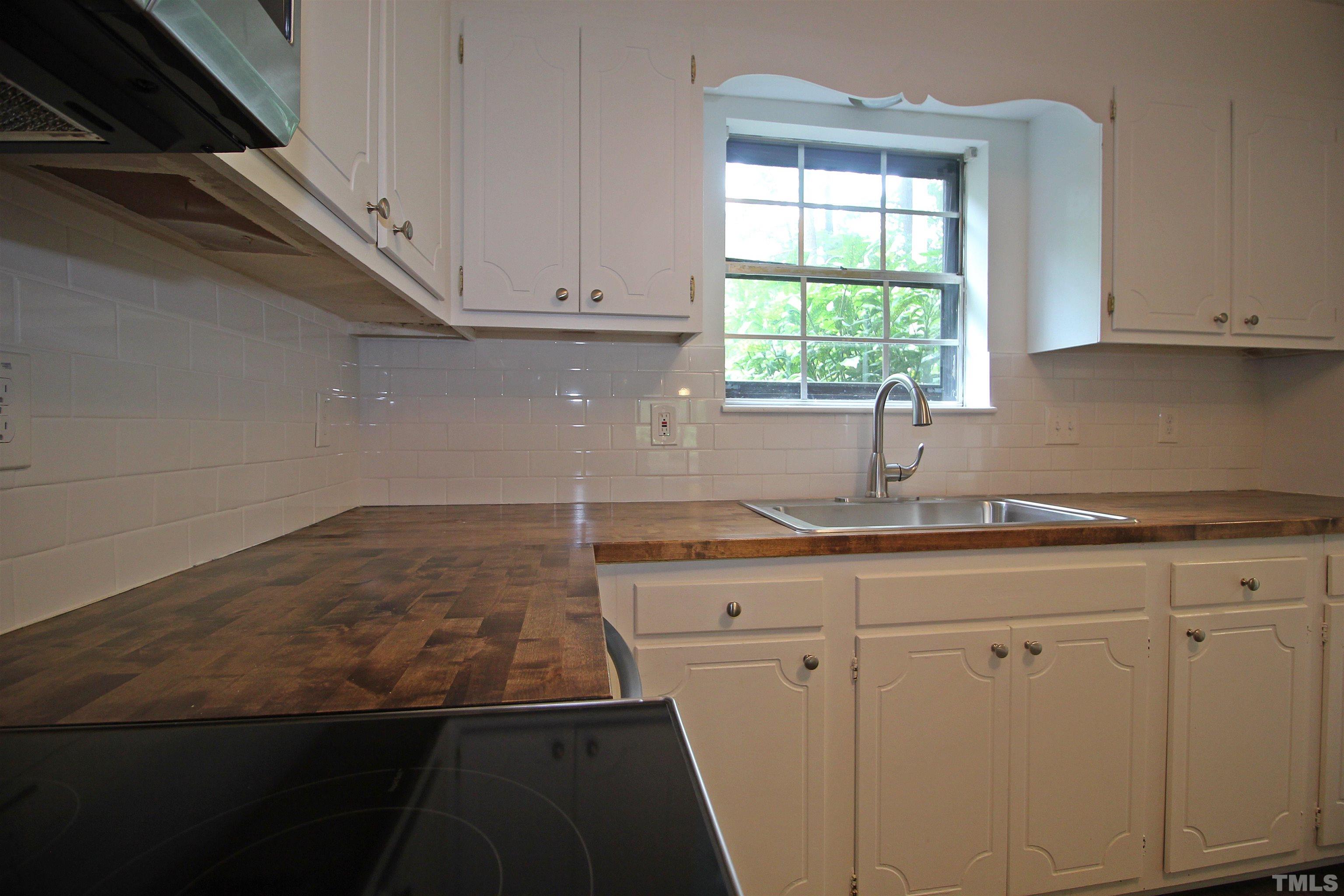 1204 Falls Church Road, Unit B Raleigh, NC 27609 - Photo 5 of 23