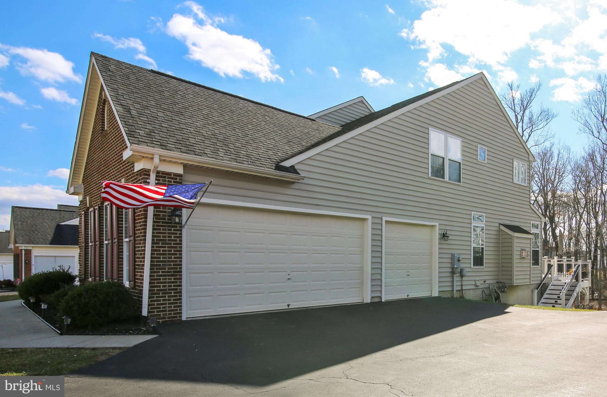 4537 Spring Run Road Warrenton, VA 20187 - Photo 5 of 68 Extended 3 car, side load, garage, deep drive