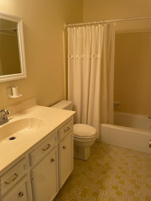 1131 Two Rivers Court Mount Pleasant, SC 29464 - Photo 17 of 18 Guest bathroom