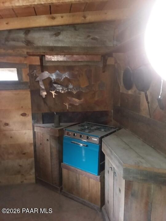 38125 North Snake Road Ash Fork, AZ 86320 - Photo 7 of 34 a close view of stove