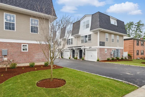$3,575 | 409 Prospect Avenue, Unit 6, West Hartford, CT 06119