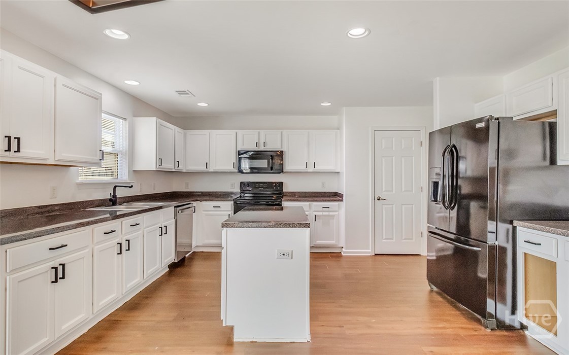 40 Burnt Oak Road Port Wentworth, GA 31407 - Photo 7 of 41 Kitchen