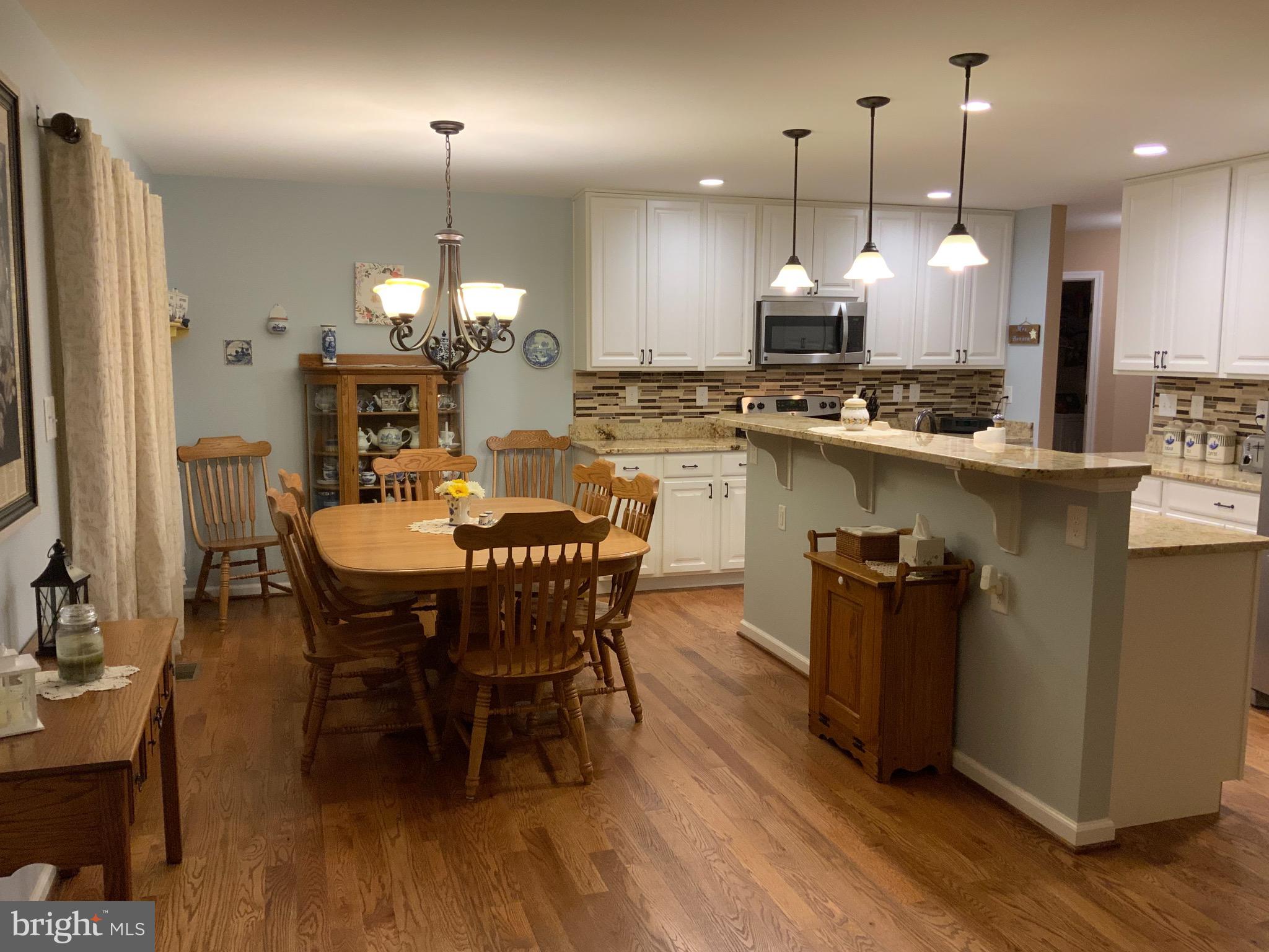 123 Reprisal Road Inwood, WV 25428 - Photo 14 of 64 Kitchen/Breakfast Room
