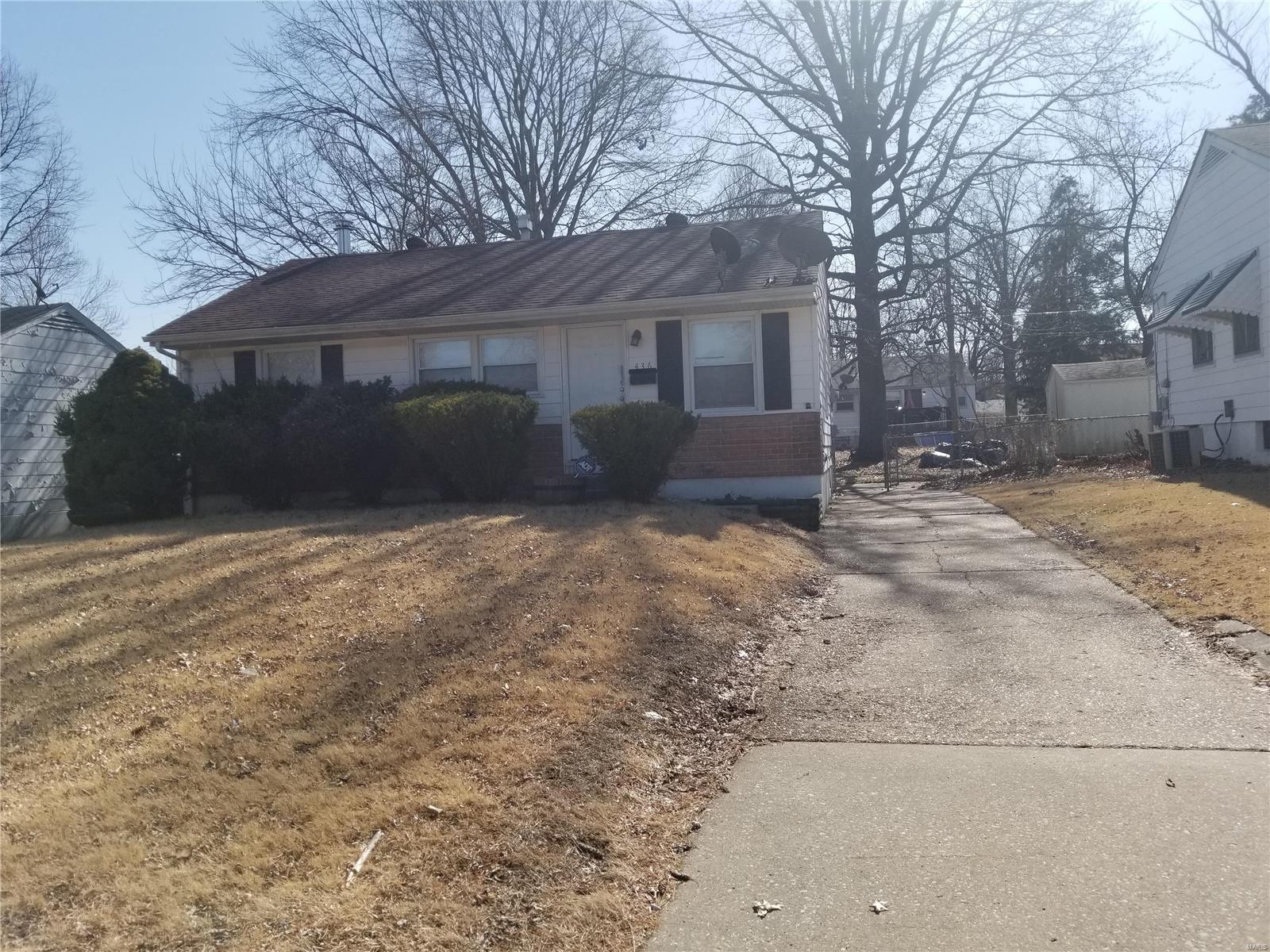436 Lancashire Road St. Louis, MO 63137 - Photo 1 of 8 Gallery Image 1