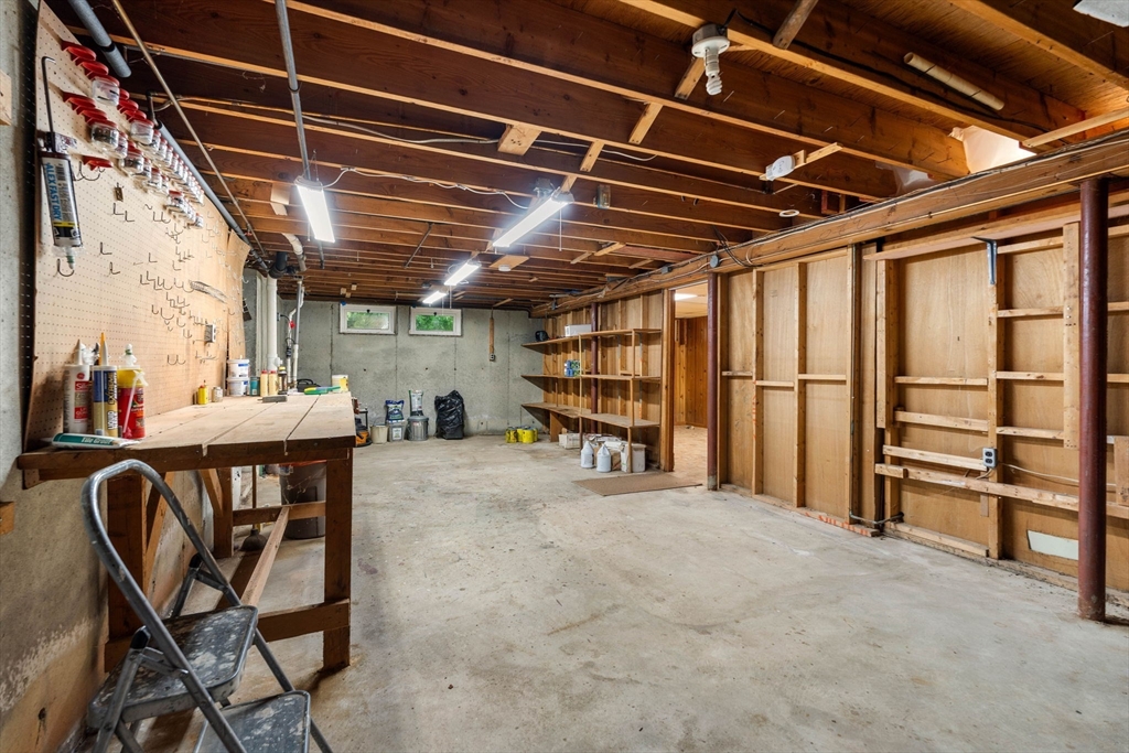 7 Hidden Ledge Road Manchester, MA 01944 - Photo 34 of 38