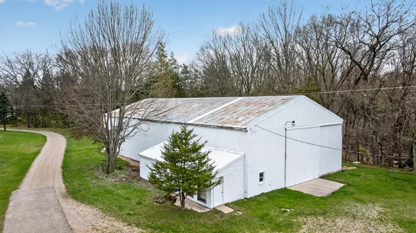 $725,000 | 1865 Lindsey Road, Clarklake, MI 49234