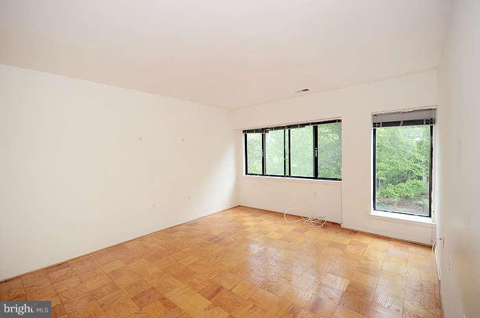 200 Cross Keys Road, Unit R27 Baltimore, MD 21210 - Photo 11 of 19 Bedroom (Master)