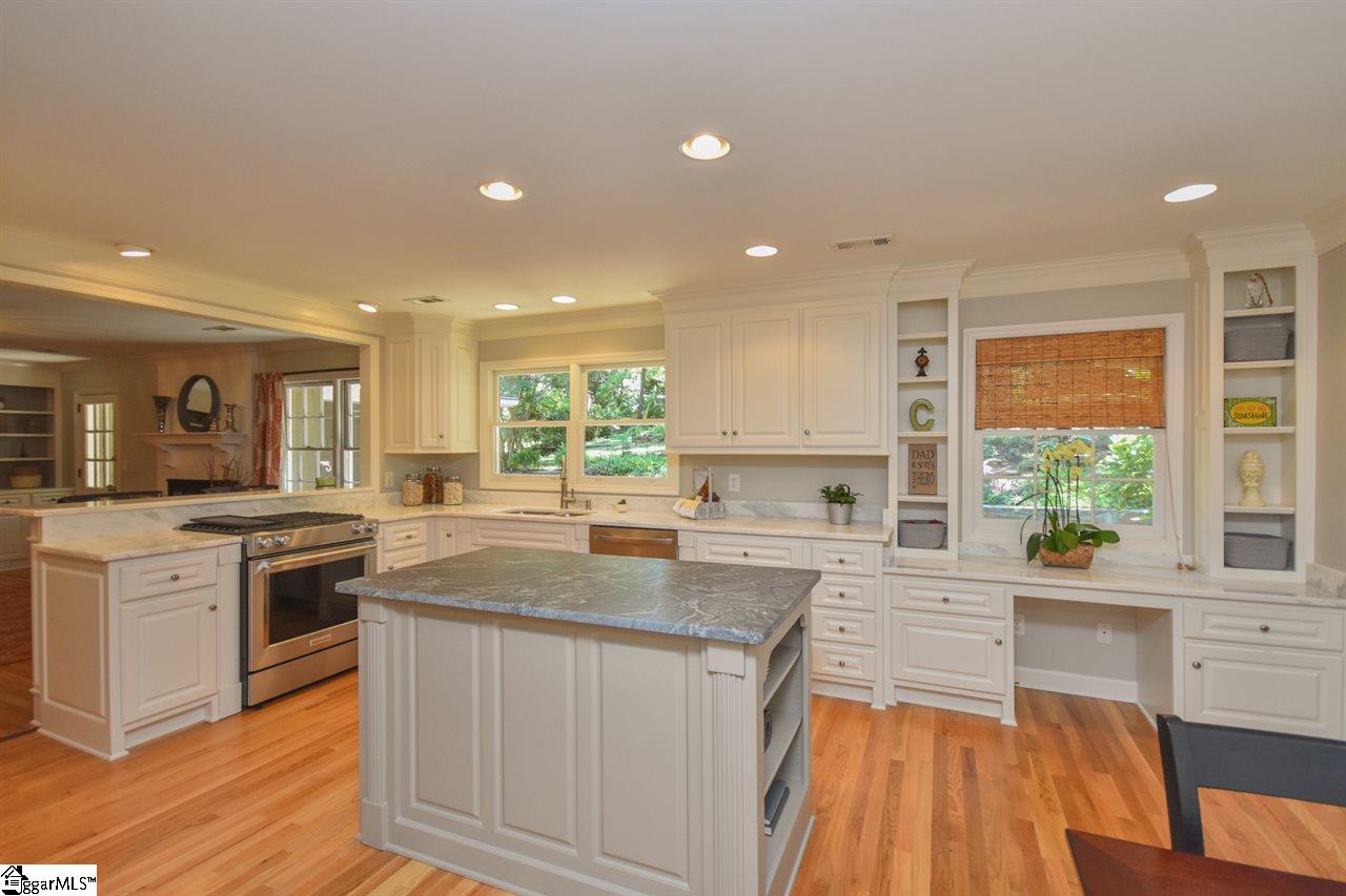 19 Craigwood Road Greenville, SC 29607 - Photo 8 of 36