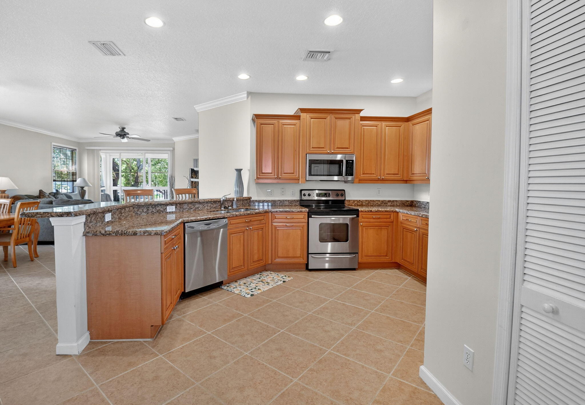 23269 Carolwood Lane, Unit 201 Boca Raton, FL 33428 - Photo 17 of 32 18-web-or-mls-037_DSC_2403