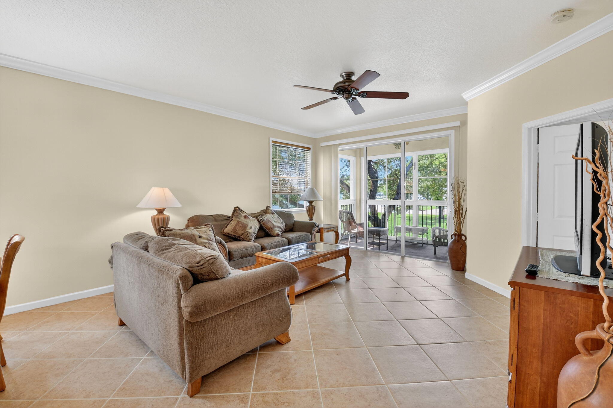23269 Carolwood Lane, Unit 201 Boca Raton, FL 33428 - Photo 10 of 32 11-web-or-mls-009_DSC_2358