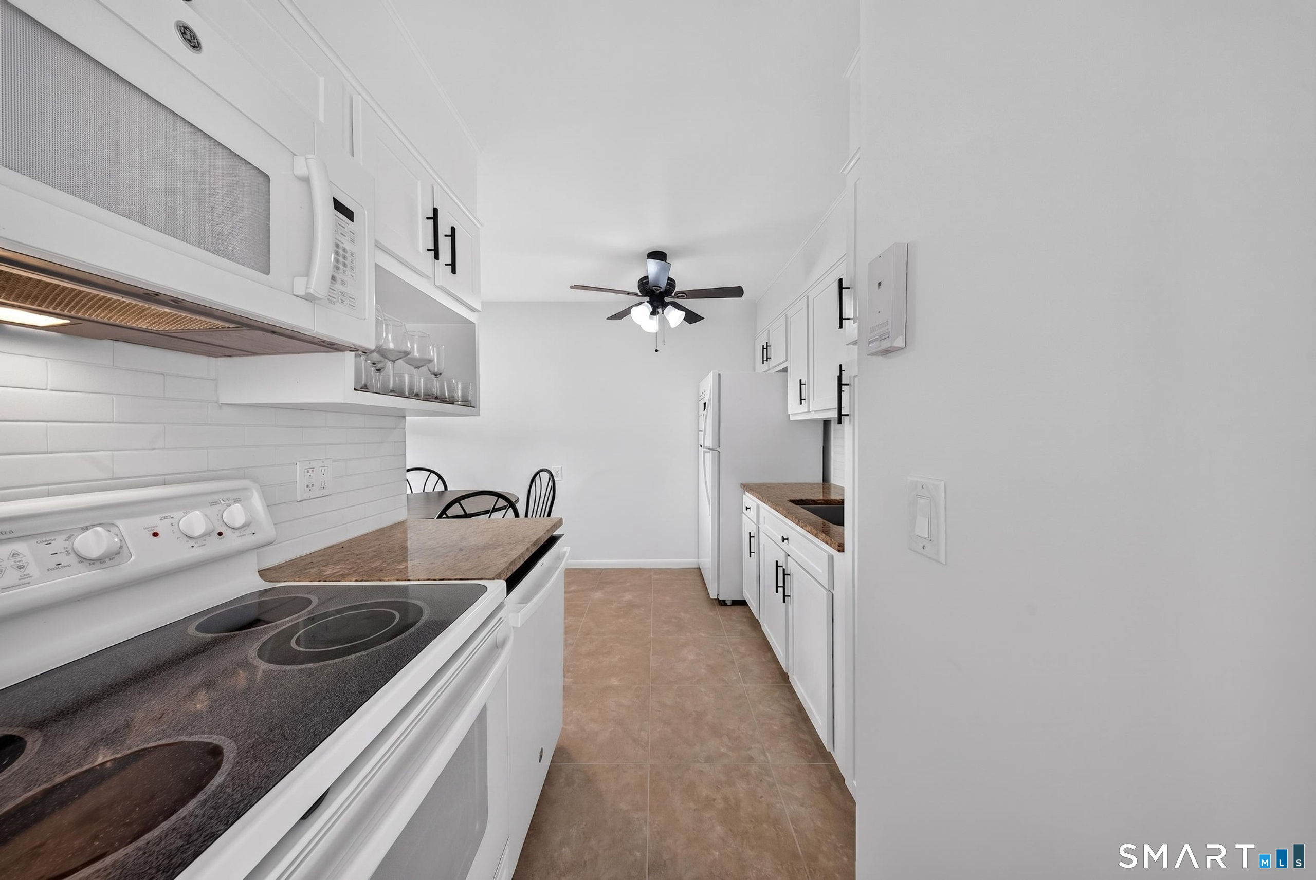 35 Woodway Road, Unit A8 Stamford, CT 06907 - Photo 8 of 40