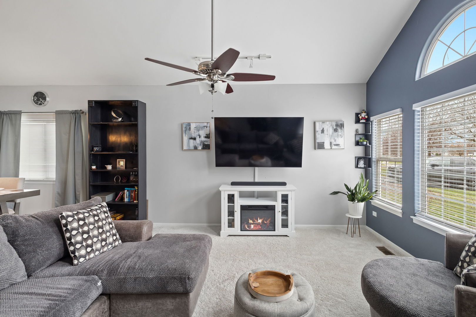 2102 Alpine Way Plainfield, IL 60586 - Photo 4 of 17