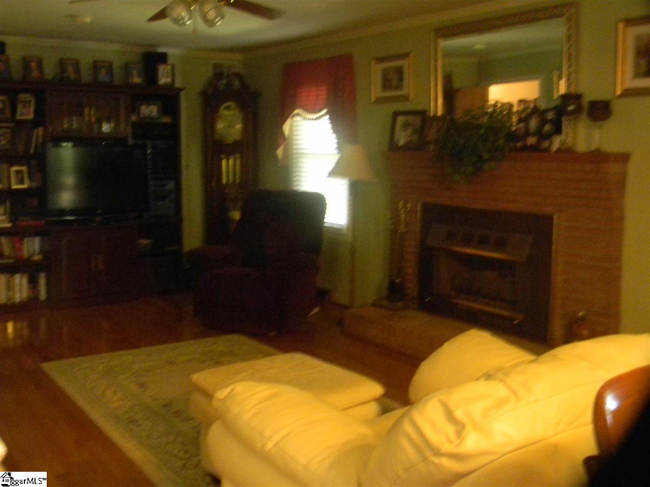 4481 Jordan Road Greer, SC 29651 - Photo 4 of 17
