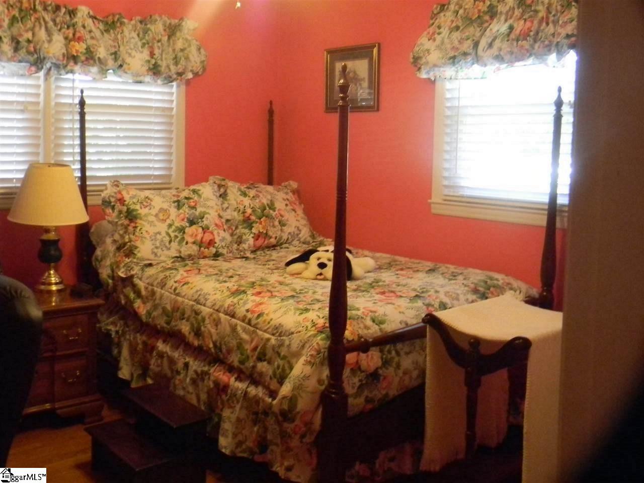 4481 Jordan Road Greer, SC 29651 - Photo 6 of 17