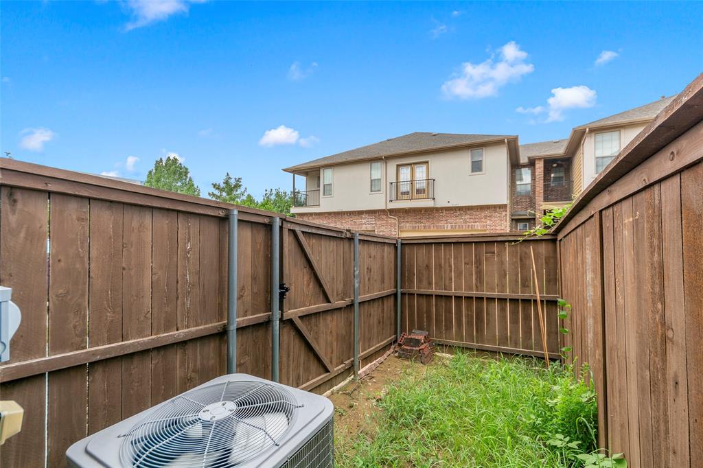 8607 Calvin Road Irving, TX 75063 - Photo 9 of 40 Additional content
