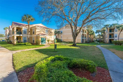 $215,000 | 875 Riverside Drive, Unit 712, Coral Springs, FL 33071