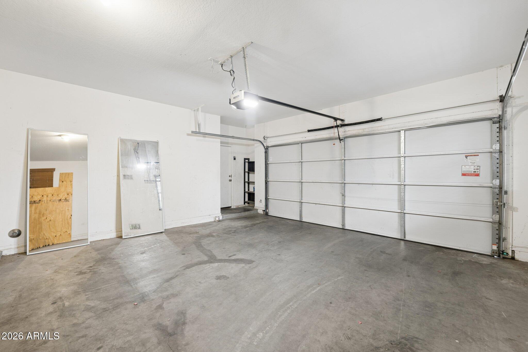 2226 East Fraktur Road Phoenix, AZ 85040 - Photo 44 of 68 Garage