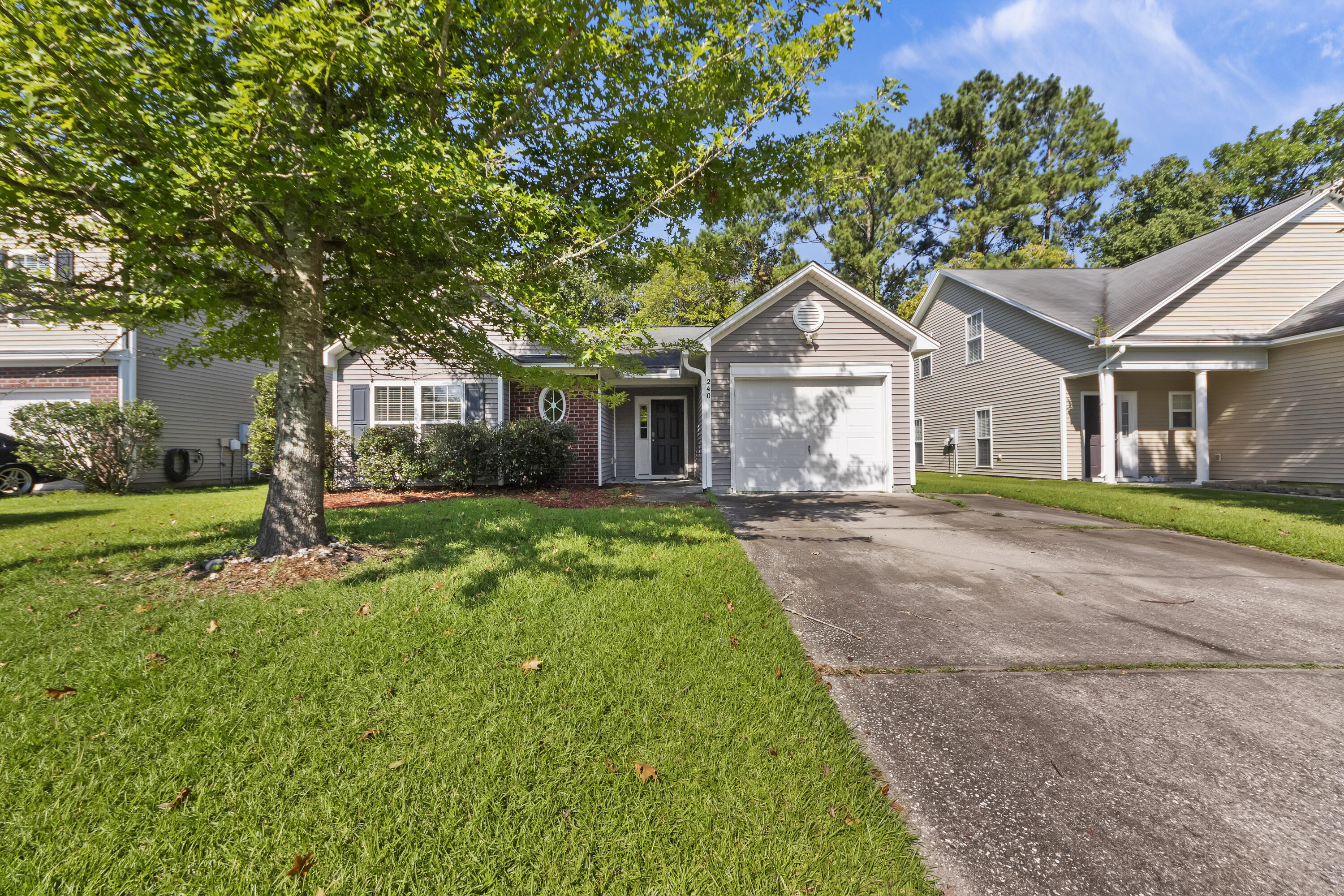 240 Island Green Road Goose Creek, SC 29445 - Photo 1 of 27 _01A2754
