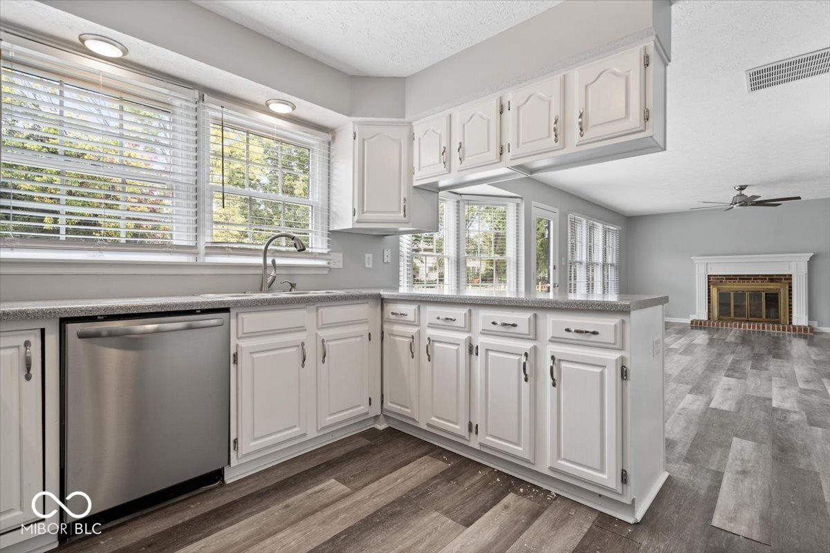 8414 Anchorage Court Indianapolis, IN 46236 - Photo 11 of 36