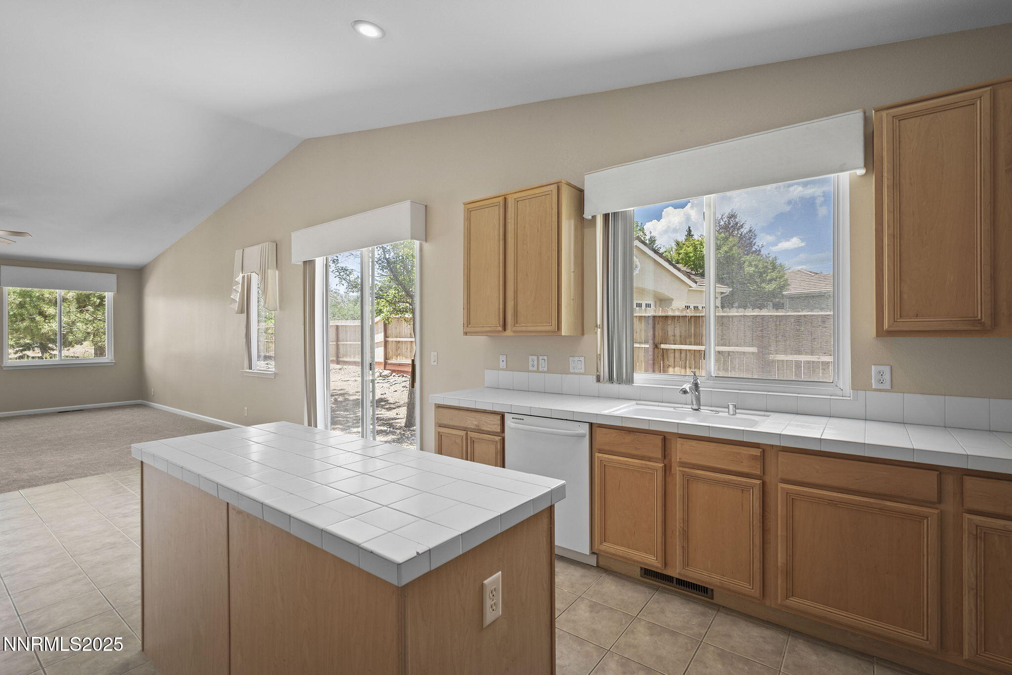 1060 Flanders Road Reno, NV 89511 - Photo 12 of 33 21-web-or-mls-_DSC0241
