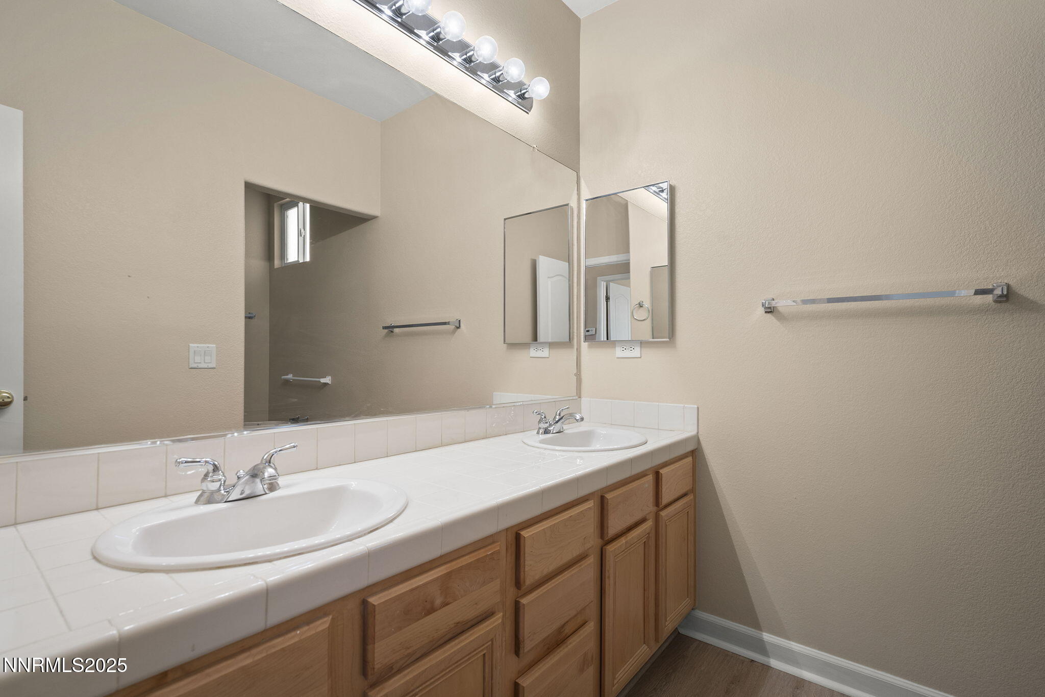 1060 Flanders Road Reno, NV 89511 - Photo 20 of 33 29-web-or-mls-_DSC0290