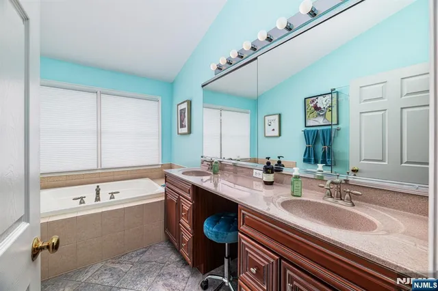 $589,999 | 19 Briar Court, Hamburg, NJ 07419