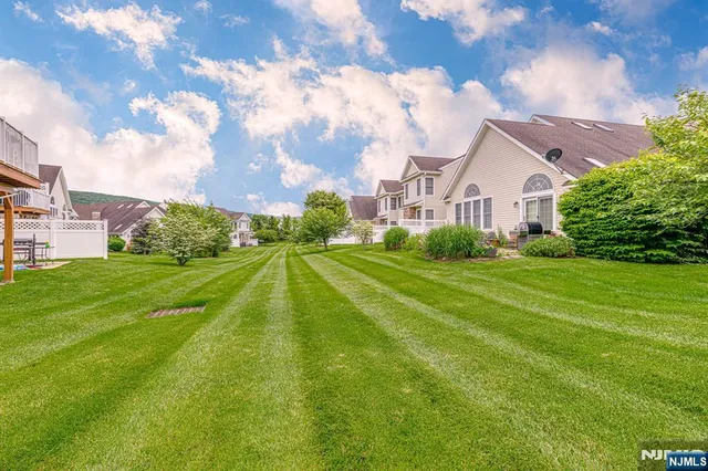 $589,999 | 19 Briar Court, Hamburg, NJ 07419