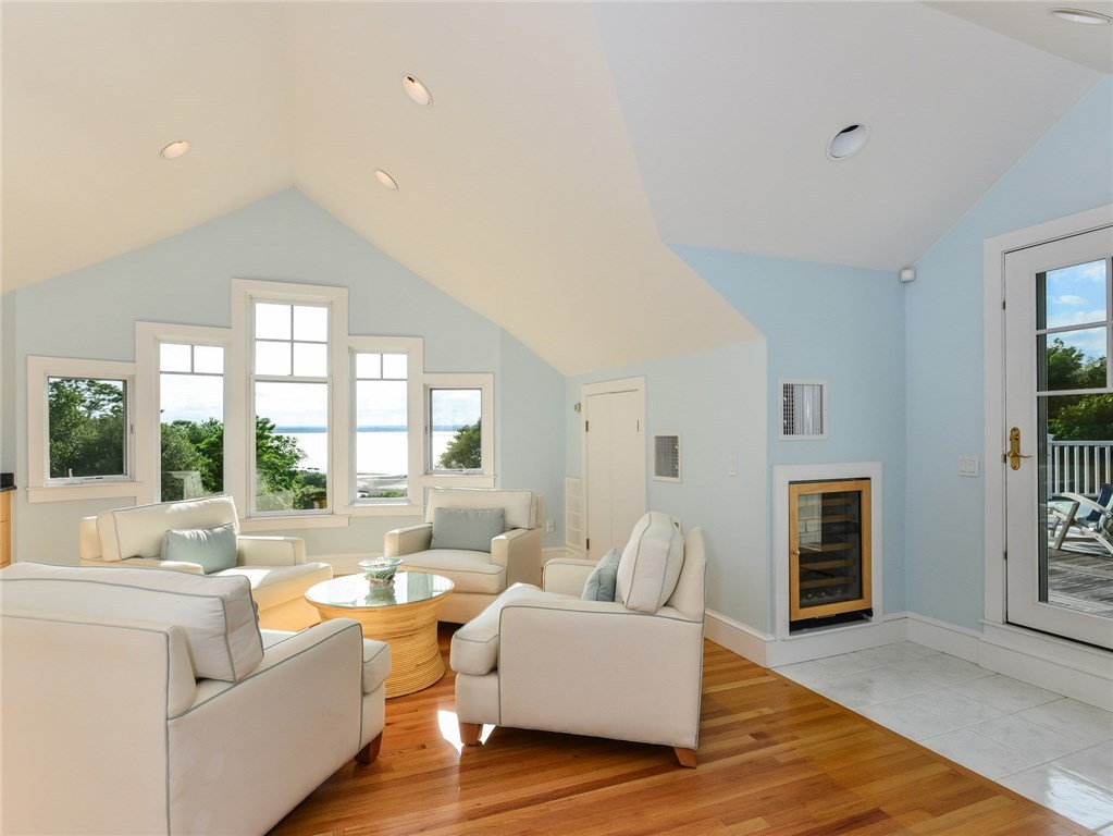 1173 North Main Road Jamestown, RI 02835 - Photo 29 of 40 Viewing Room on Upper Level Opens to Roof Deck