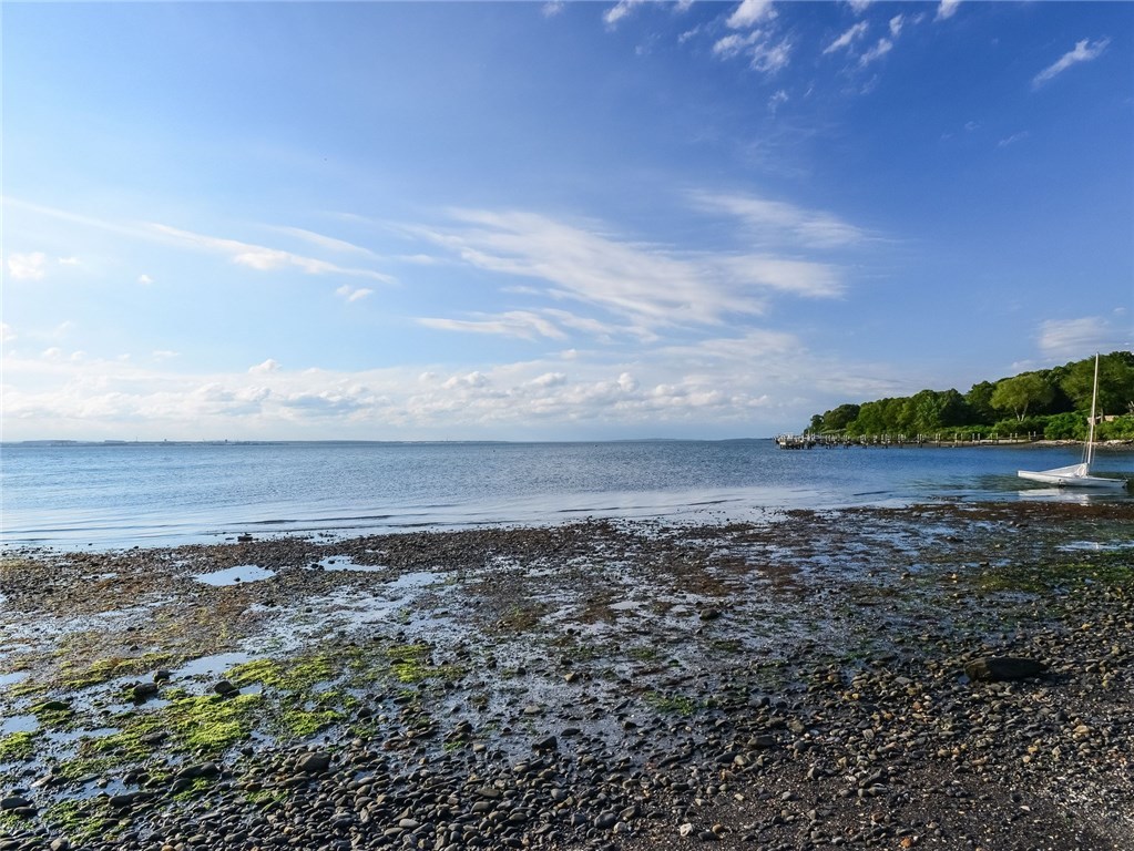1173 North Main Road Jamestown, RI 02835 - Photo 38 of 40 Shoreline