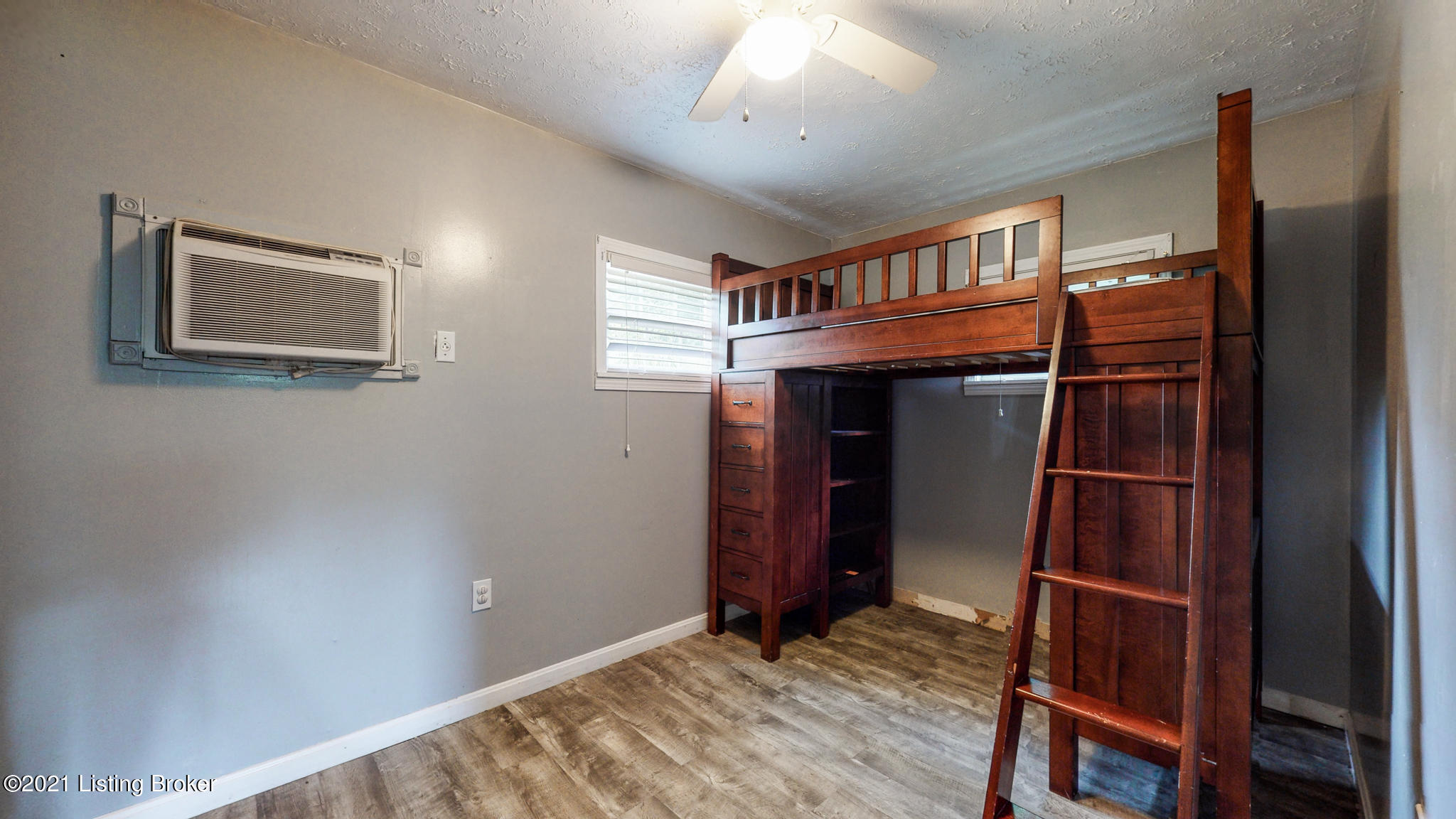 3850 Highgrove Road Coxs Creek, KY 40013 - Photo 12 of 32 Bedroom #1 is on the first floor.