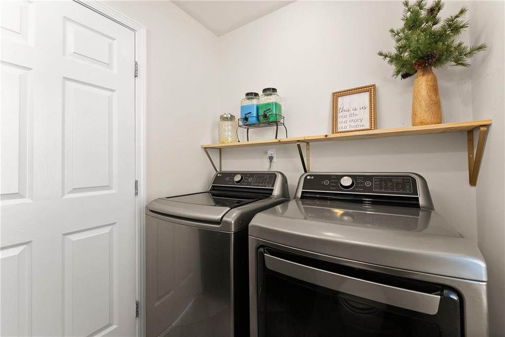 3211 The Trail Road Gainesville, GA 30501 - Photo 23 of 35 a close view of washer and dryer