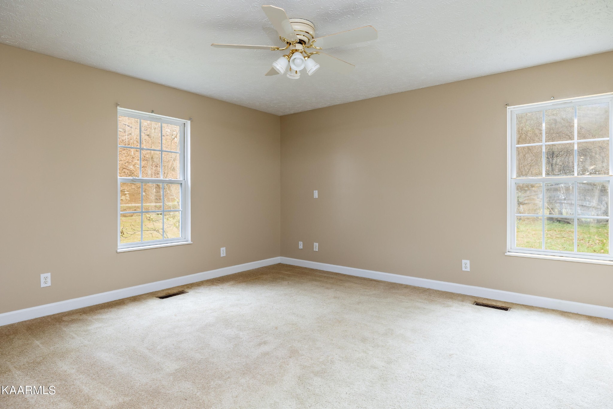 914 Wears Valley Road Townsend, TN 37882 - Photo 21 of 48 a view of an empty room with a window